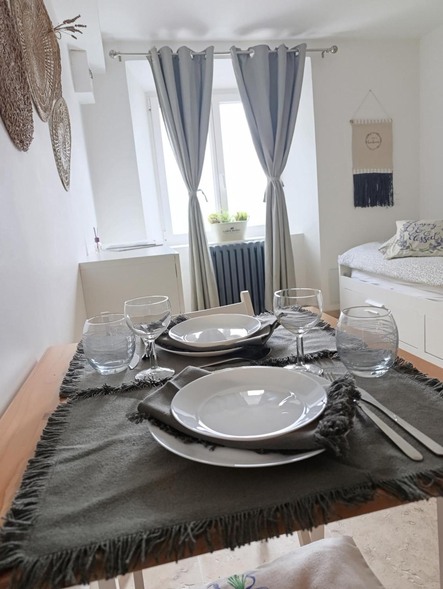 Logement Le Gabian Ampus Buitenkant foto